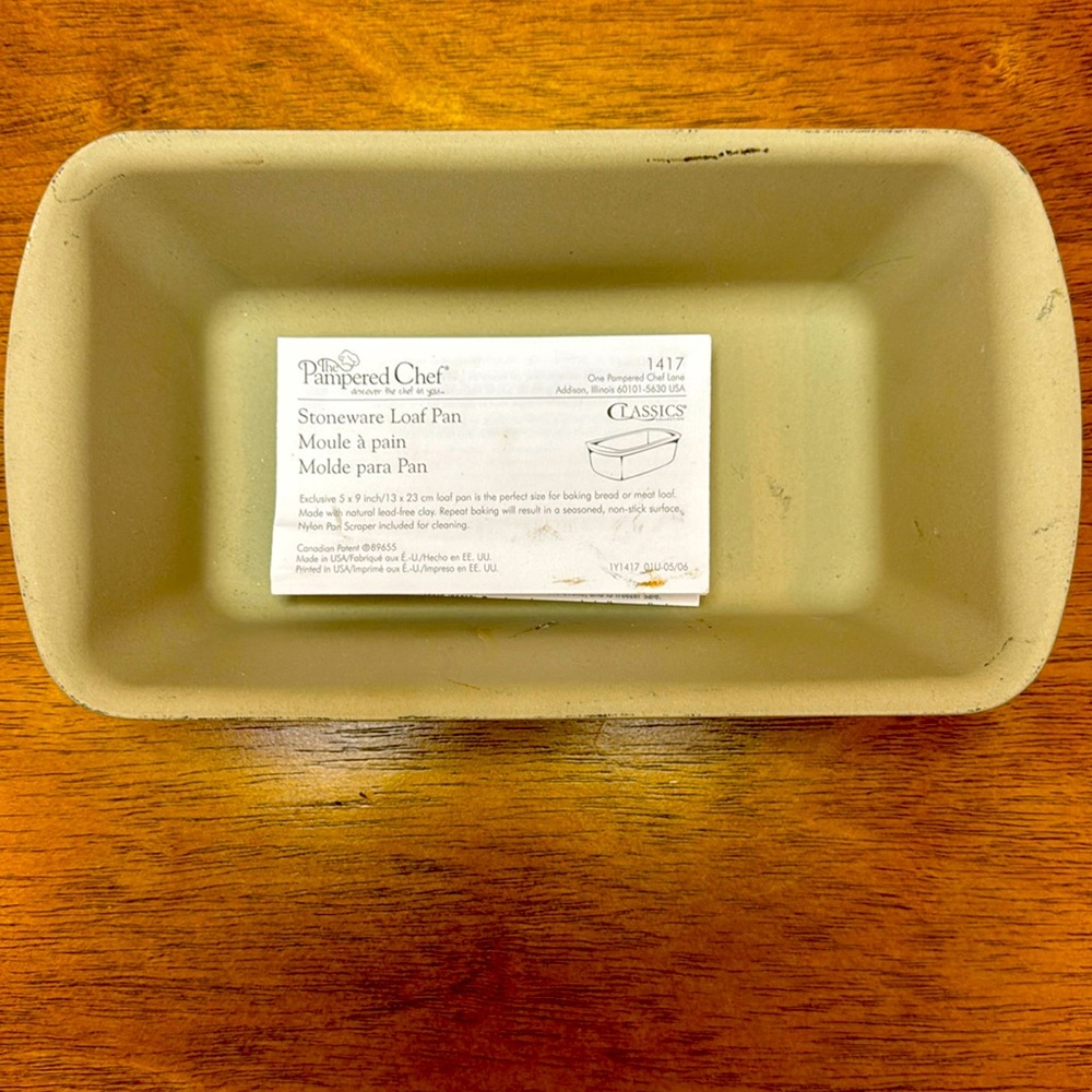 Pampered chef Stoneware Loaf pan
